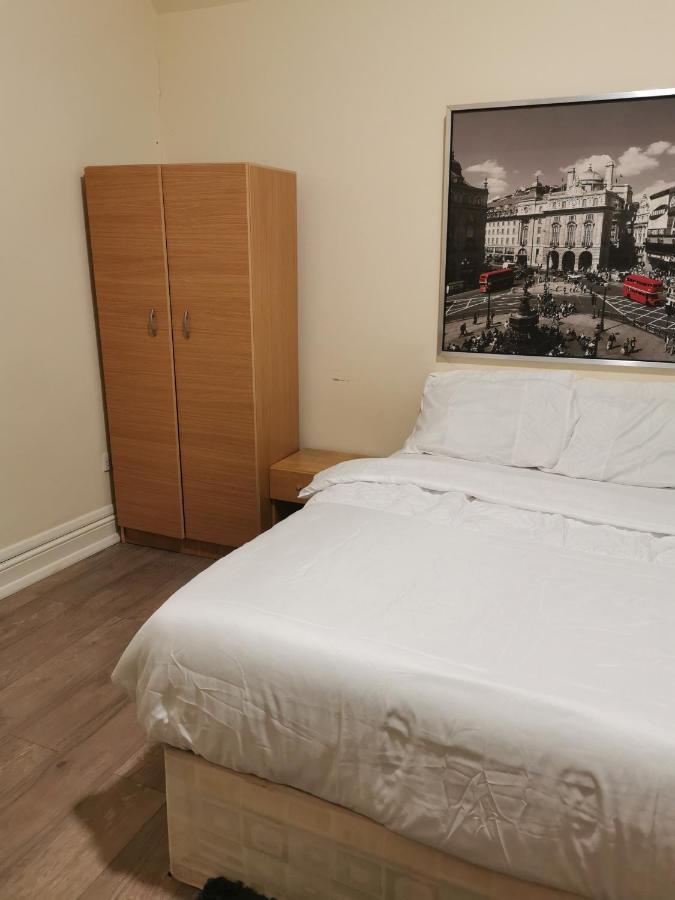 Glory House Hotel อิลฟอร์ด ภายนอก รูปภาพ
